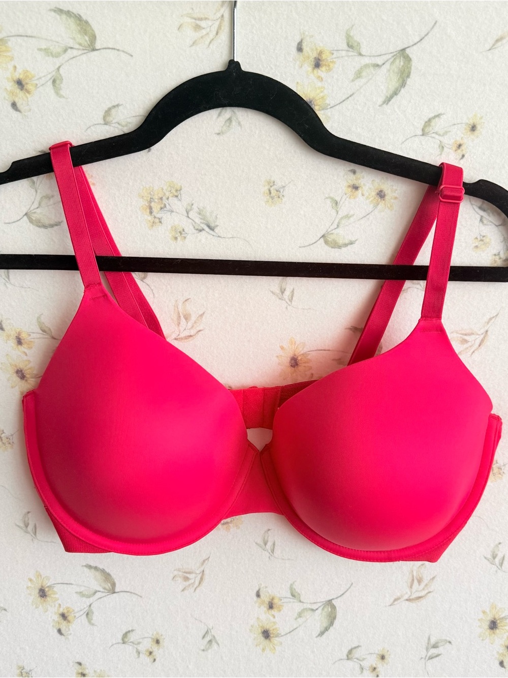 PINK Victoria's Secret Red T-Shirt Bra